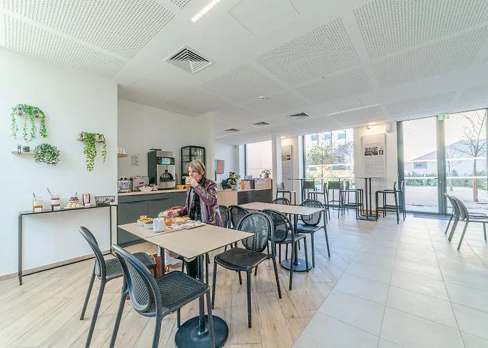 Montempô + Apparthôtel Cité Internationale Appart hôtel 4*