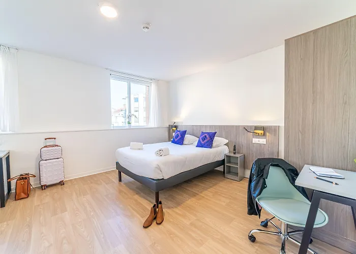 Montempo Cite Internationale Aparthotel 4*